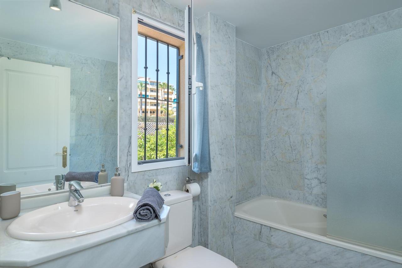 Sea Blue Apartment - Frente Al Mar Benalmádena Eksteriør billede